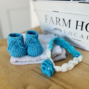 100% cotton newborn baby booties and headband!